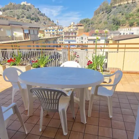 La Terrazza Sulle Eolie Apartament *